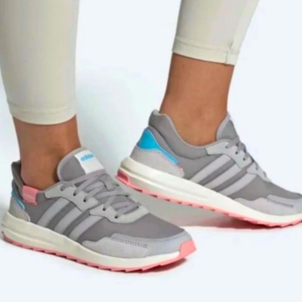 Adidas retrorun sneakers women’s Sz 9